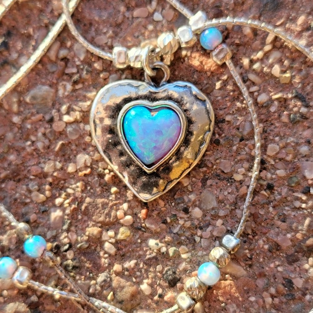 Absolutely stunning flashy blue and pink opal heart Cardona chain ISRAEL necklac